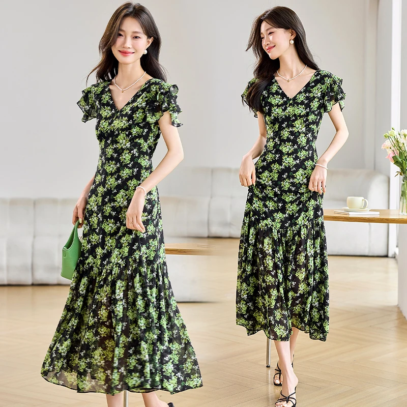 法式复古碎花连衣裙女2025年夏季新款高级感气质收腰显瘦V领长裙
