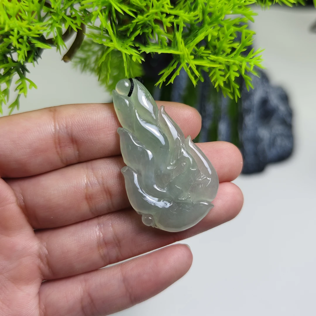 天然缅甸a货翡翠九尾狐