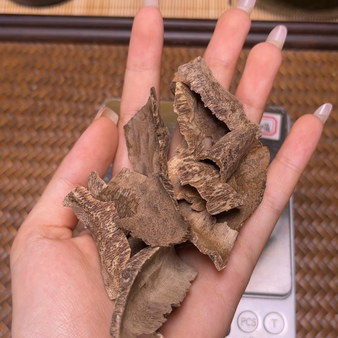 香榧木越南芽庄冷钻虫漏香12克