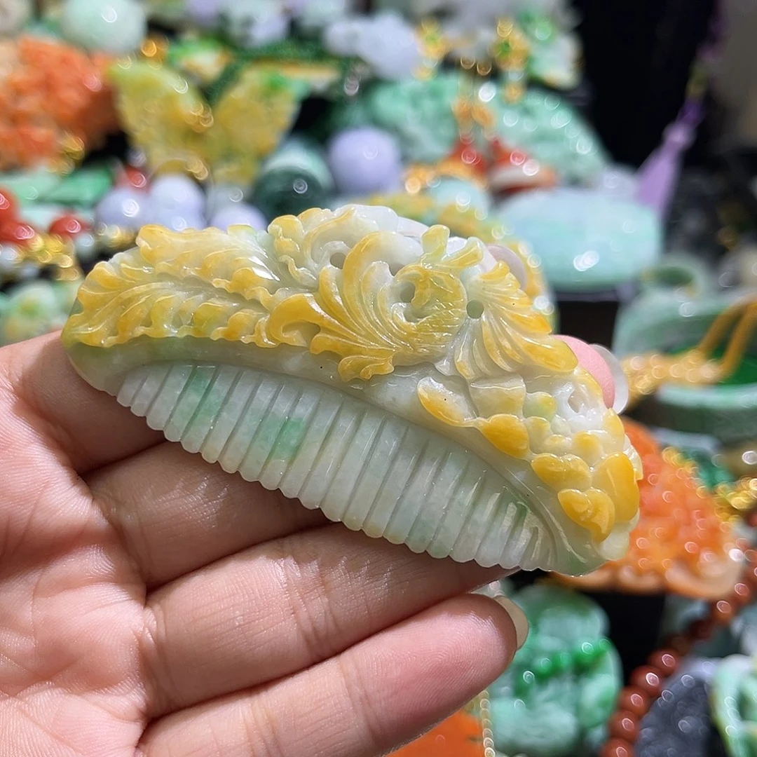 翡翠未镶嵌颈饰待编织