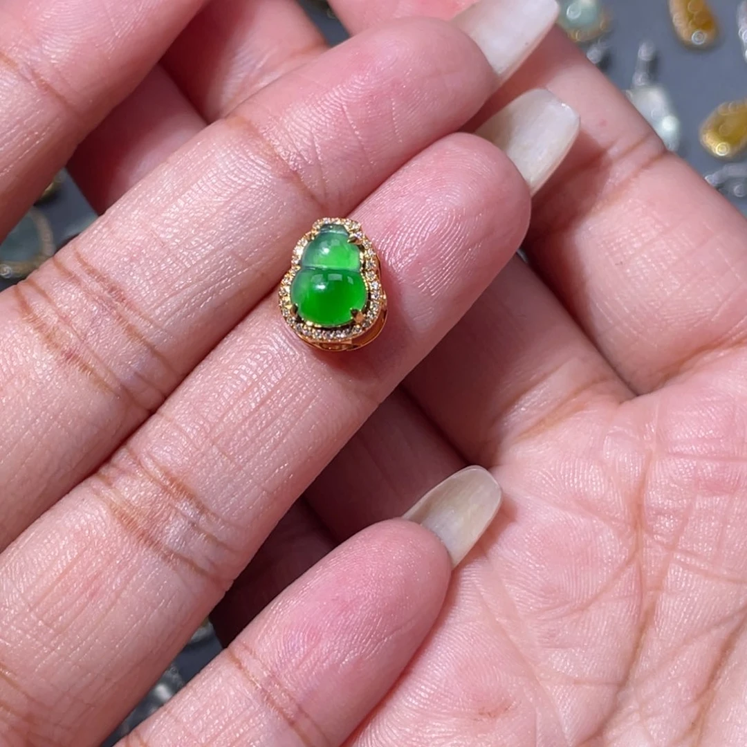 吊坠(不含链)18K金镶嵌翡翠