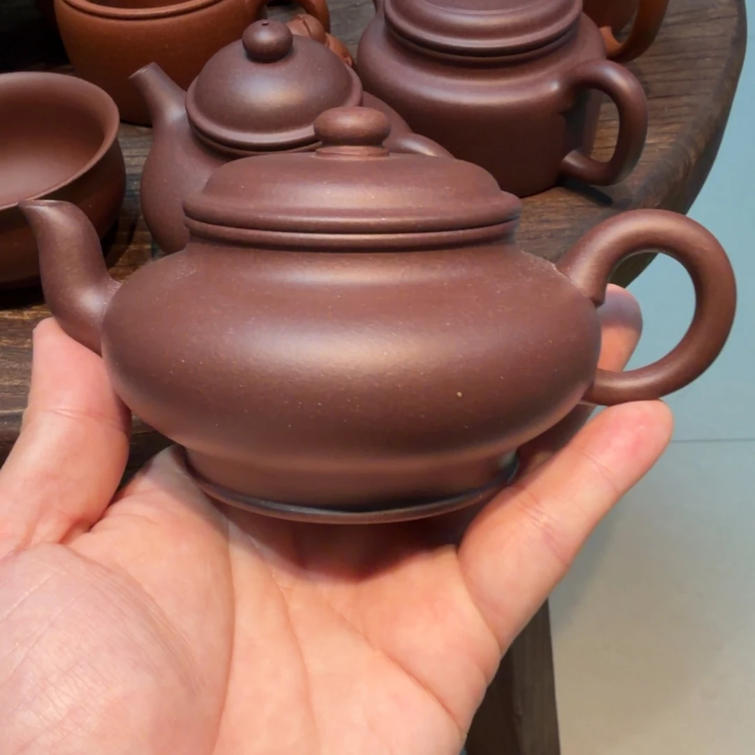 茶杯紫砂微瑕的壶
