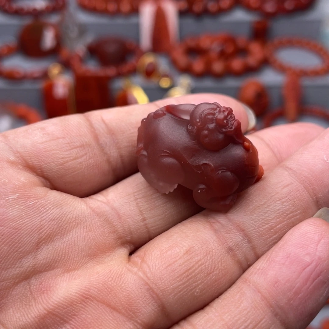 南红玛瑙未镶嵌珠宝奇石吊坠