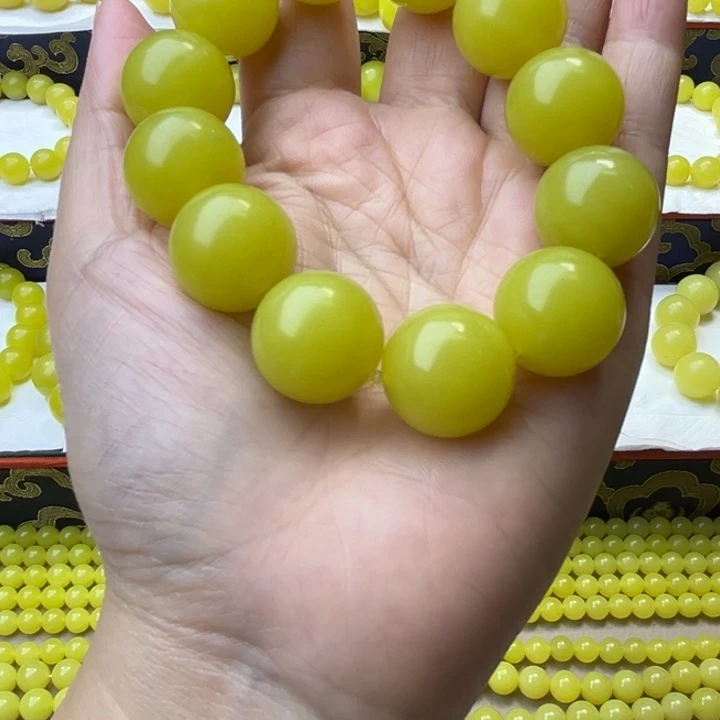 三***石非金属新疆若羌黄口手串