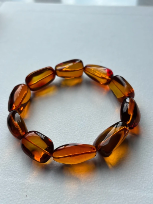 缅甸琥珀金底随形血珀手串，樱桃红干放，天然血珀不支持退换