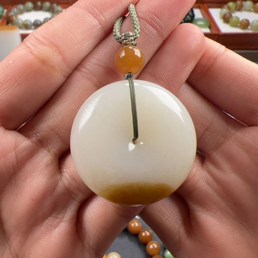 和田玉吊坠未镶嵌