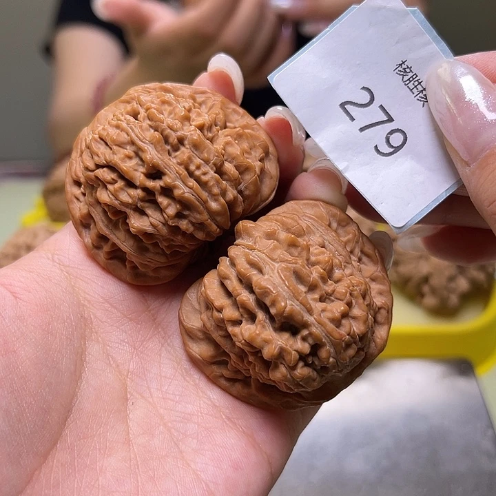 文玩核桃把件四座楼44.279