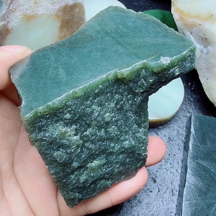 未镶嵌和田玉（糖玉）珠宝奇石