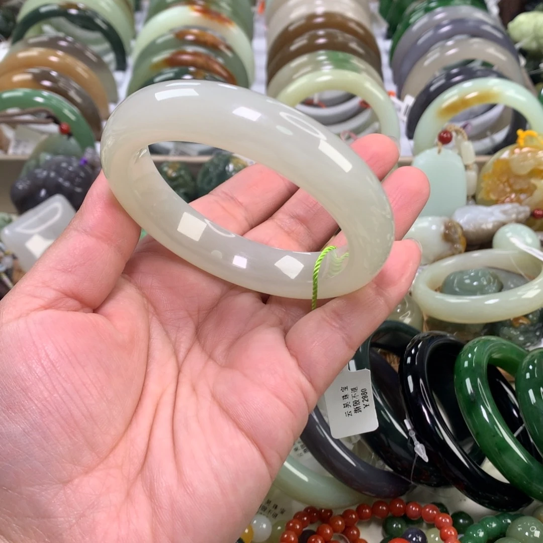 和田玉未镶嵌手镯60_61口径