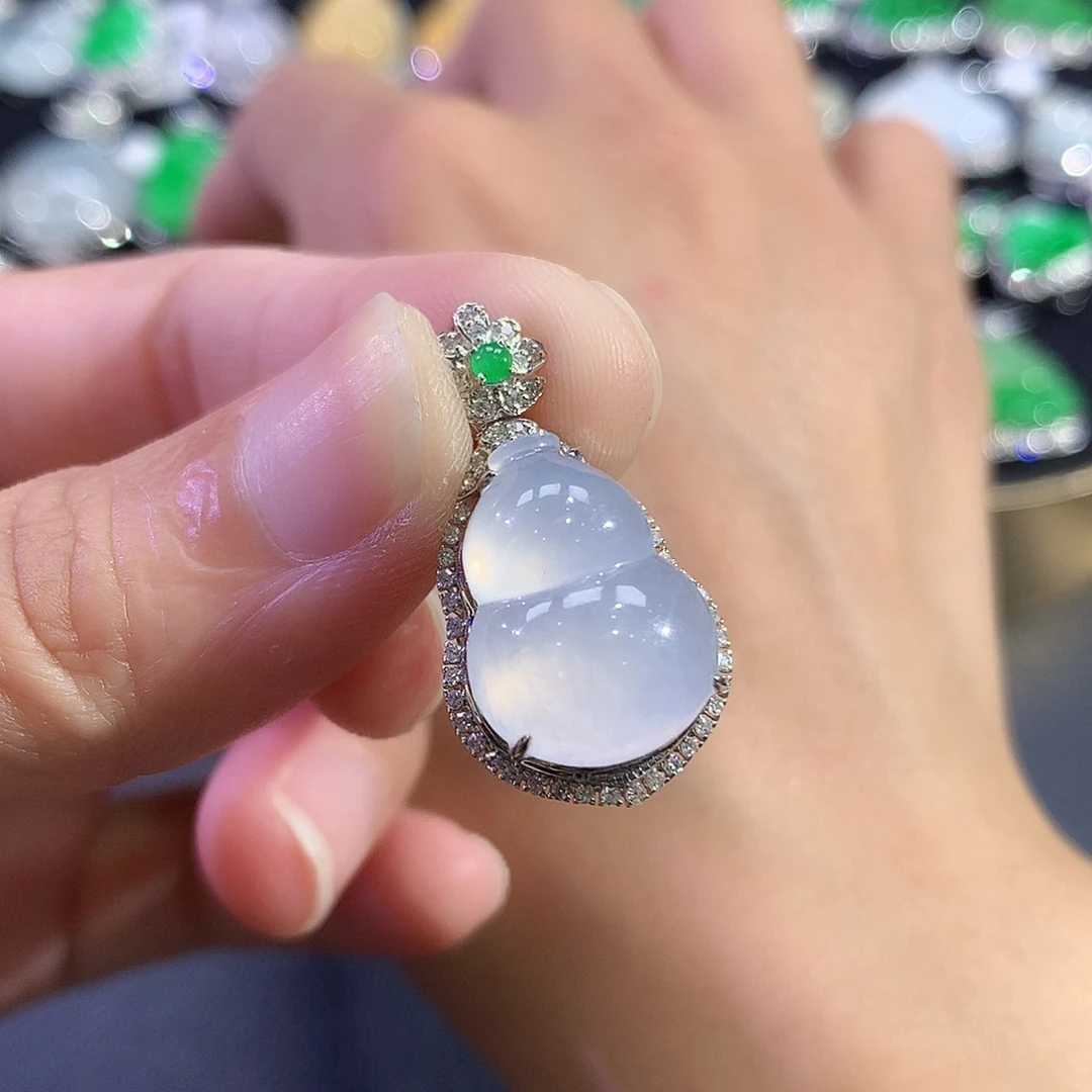 翡翠18K金镶嵌吊坠(赠链)