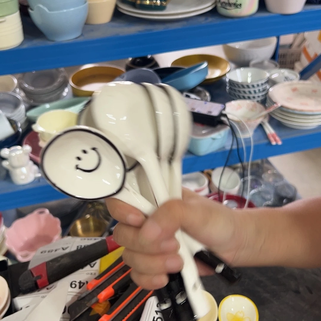 瓷片笑脸勺子6个，