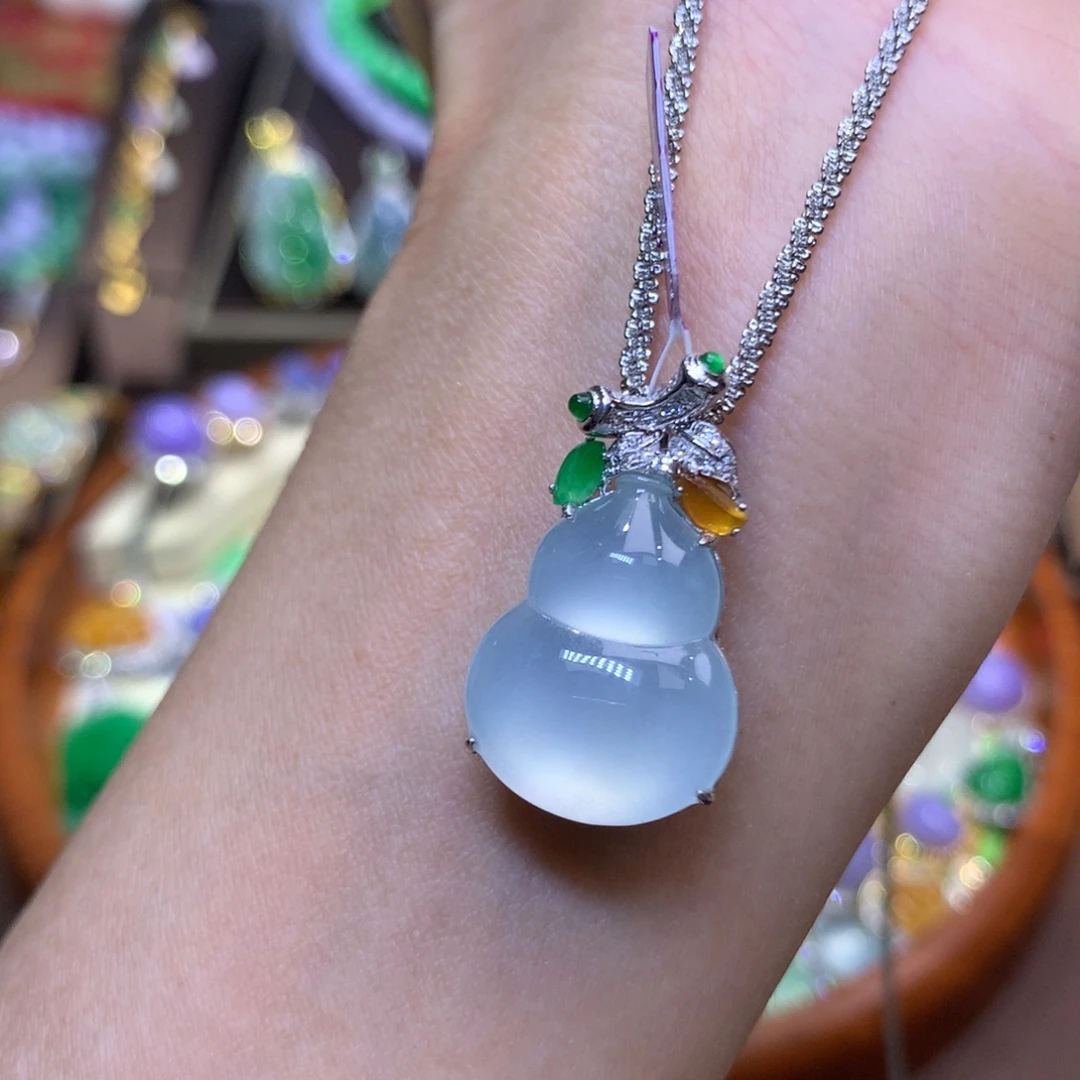 翡翠18K金镶嵌颈饰