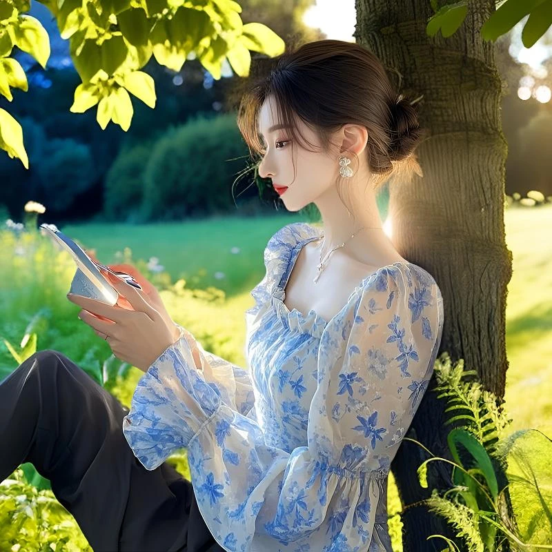 2025春装新款法式高级感轻奢气质上衣超好看独特漂亮蓝色碎花衬衫