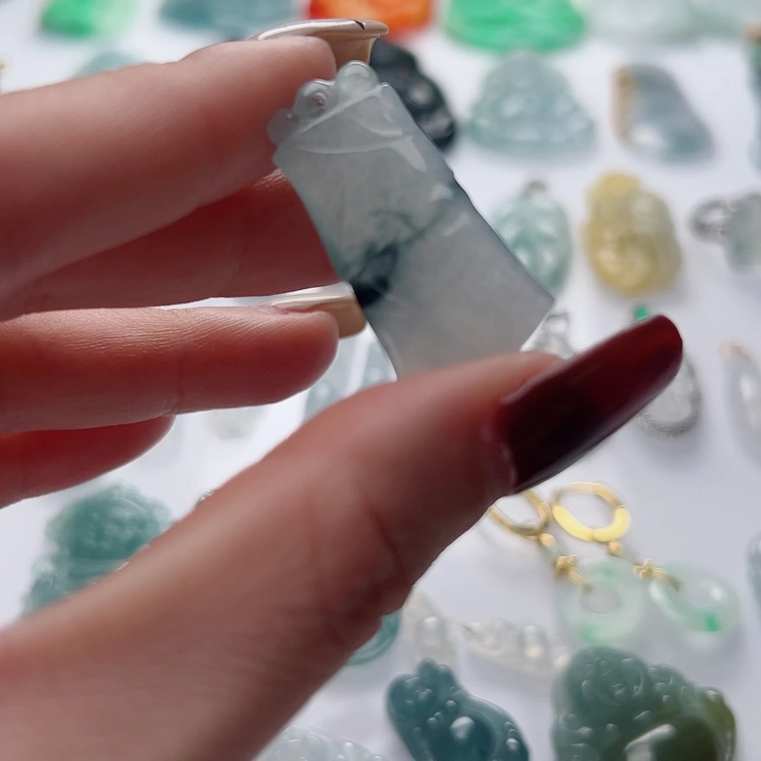 翡翠颈饰未镶嵌翡翠吊坠