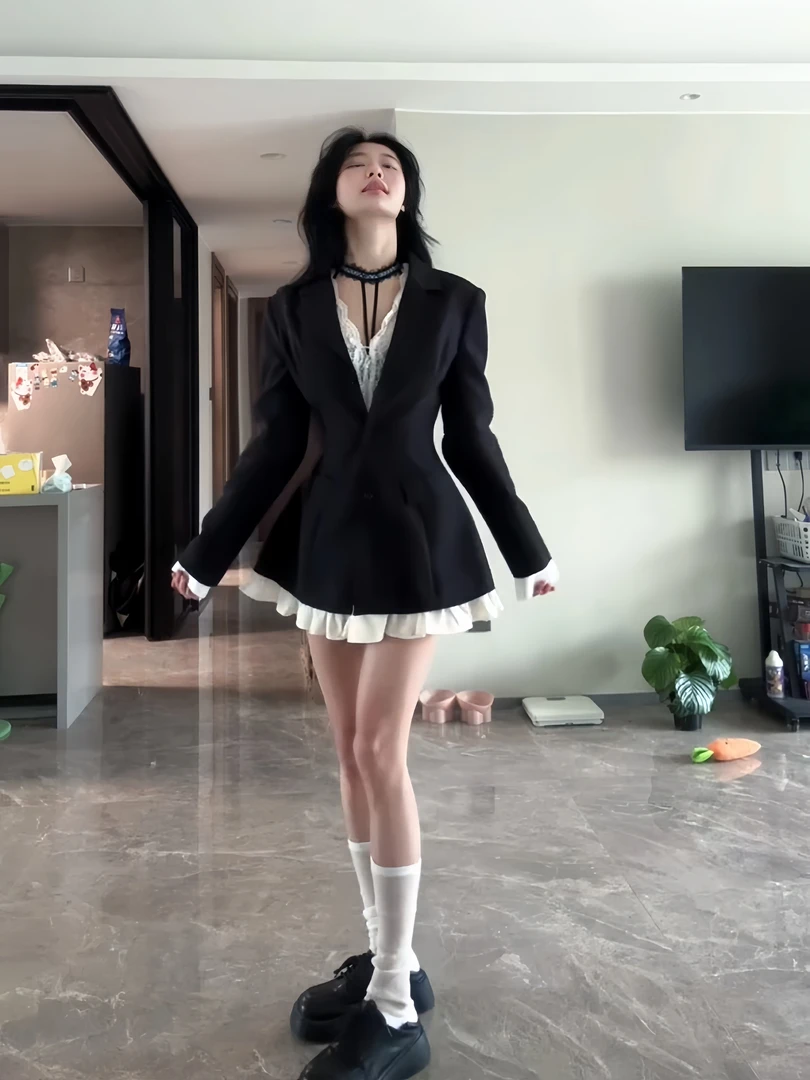 2025秋冬新款千金风名媛假两件西装连衣裙女白色蕾丝内搭上衣套装