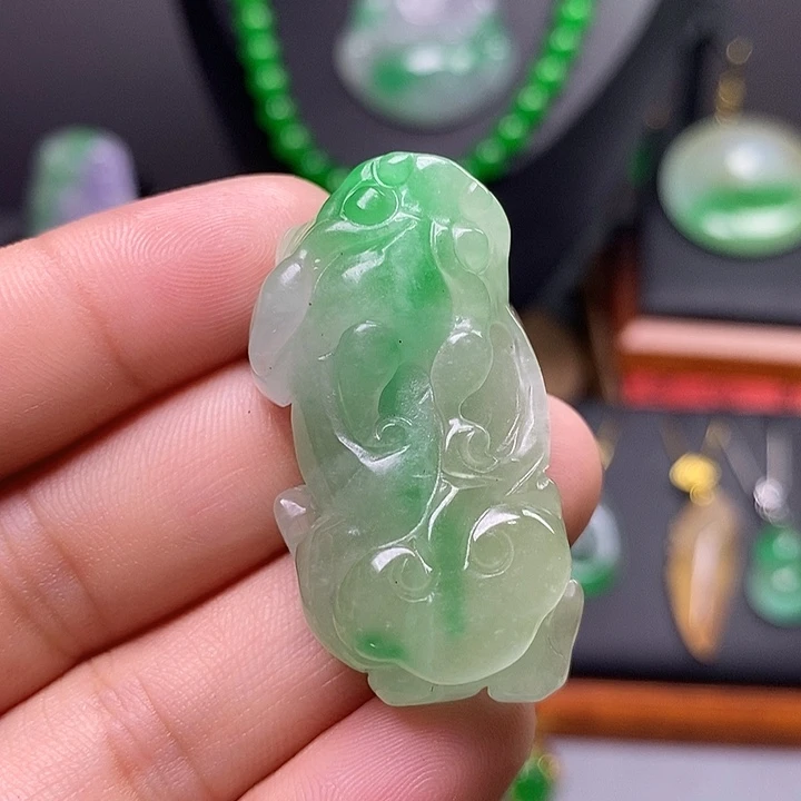 吊坠(赠链)未镶嵌翡翠