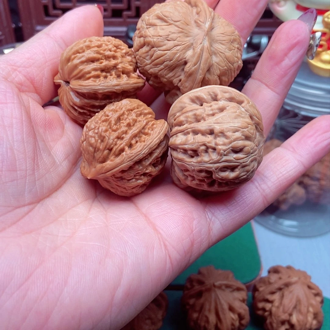 文玩核桃吊坠K****、元宝，篓子