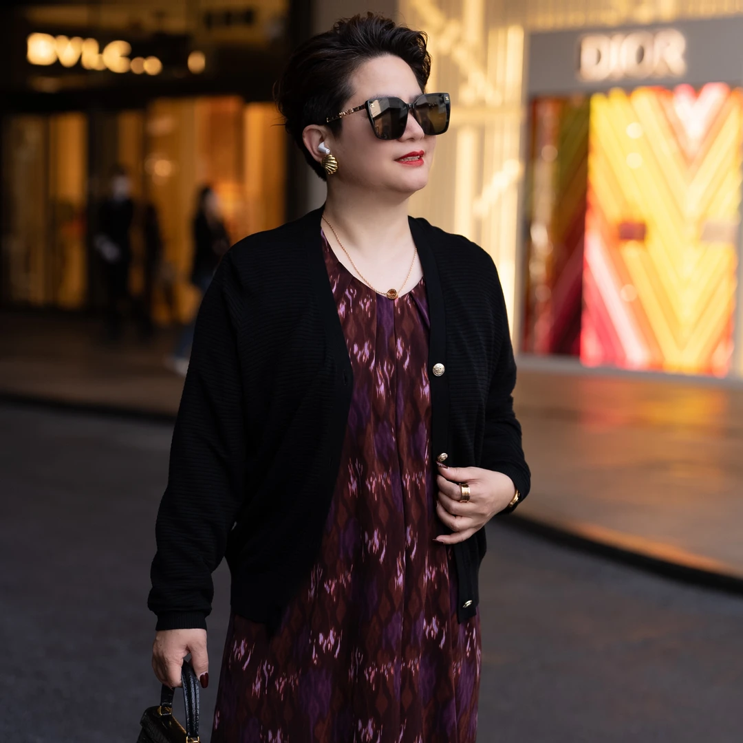 向红同学2025早春新款羊毛混纺经典黑外搭开衫针织衫SY097