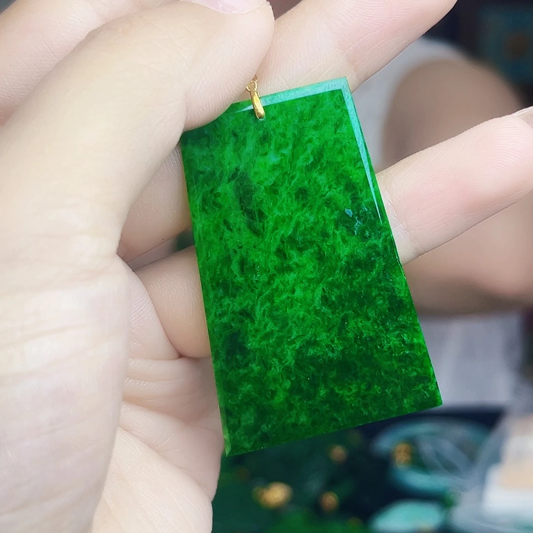 翡翠18K金镶嵌颈饰多样性