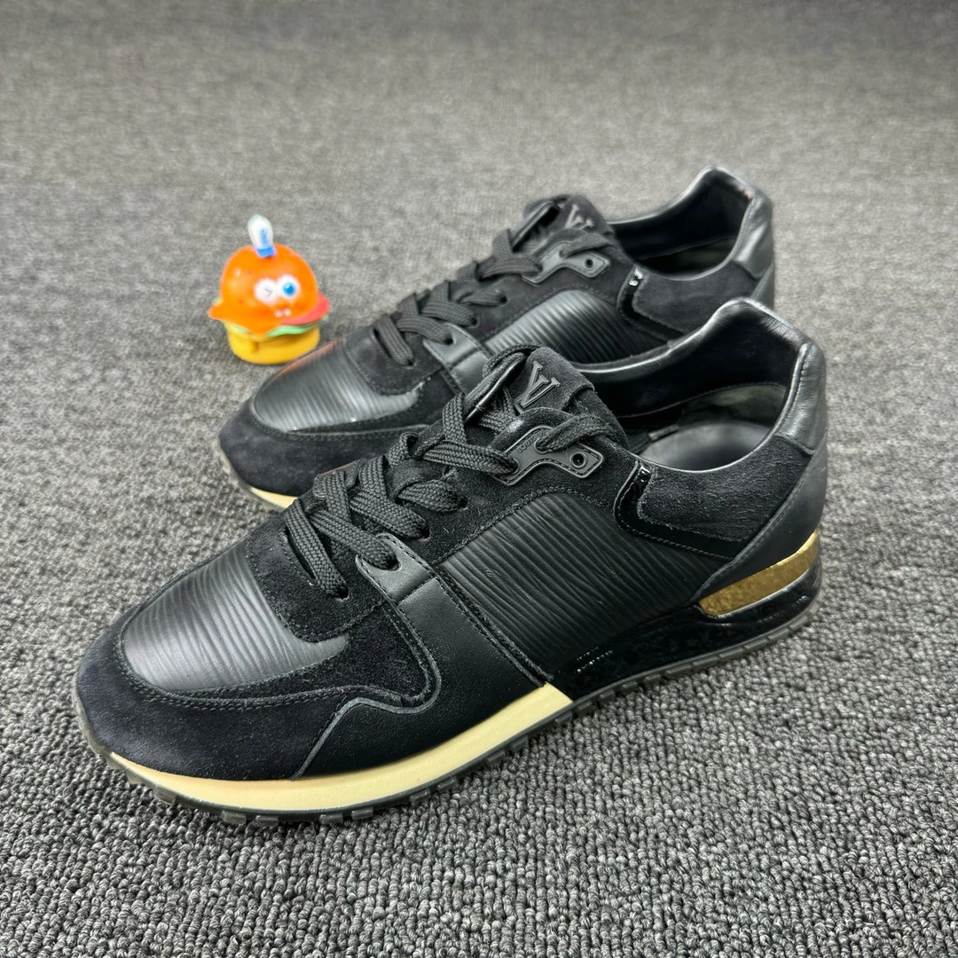 95新 LouisVuitton/路易威登 LV黑色运动鞋 36HB712