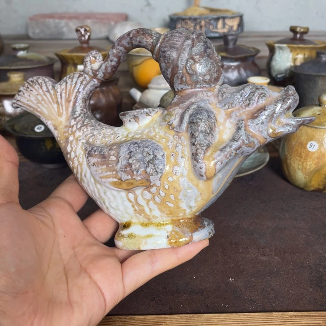 幽*六眼飞鱼。 茶宠。   柴烧。