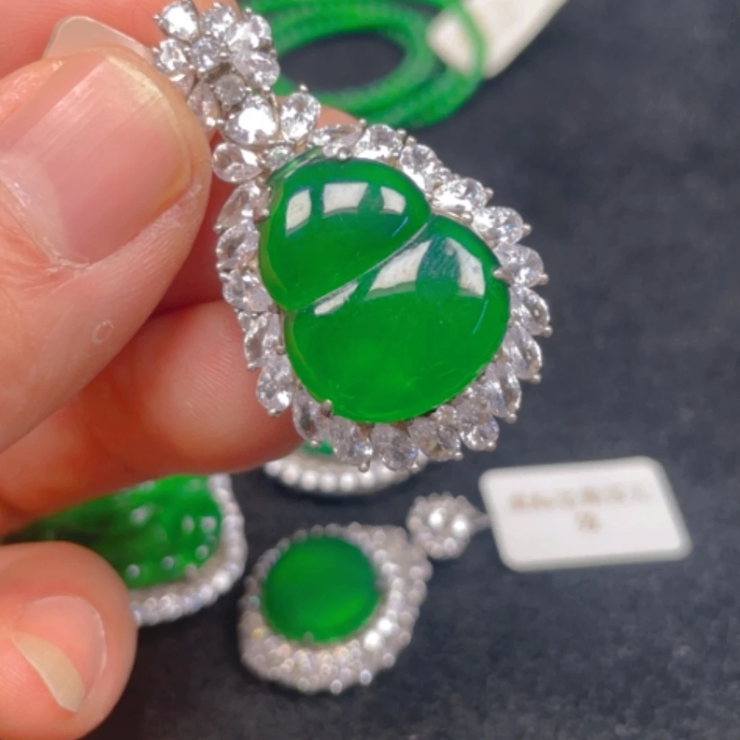 【闪购商品】颈饰银S925镶嵌翡翠努**钱吊坠