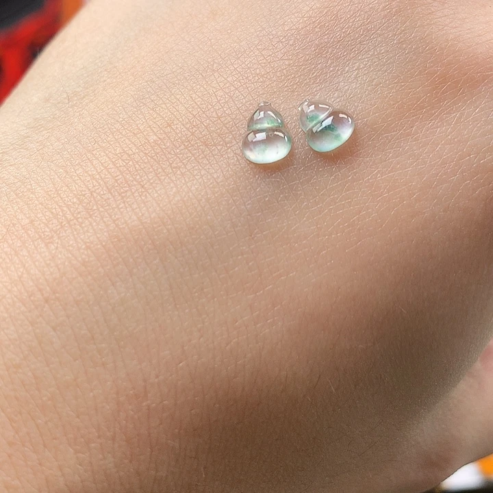 翡翠吊坠(不含链)未镶嵌葫芦一对