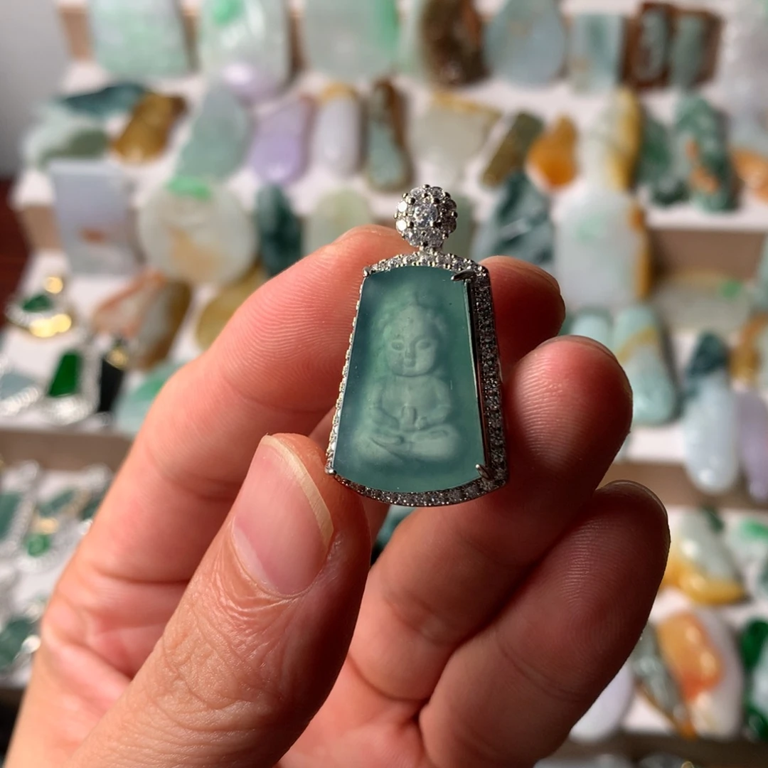 翡翠未镶嵌颈饰危地马拉翡翠，阴雕 宝宝佛