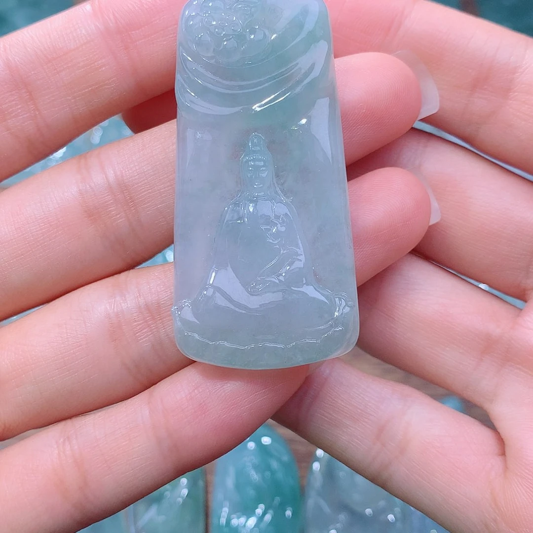 颈饰未镶嵌翡翠观音