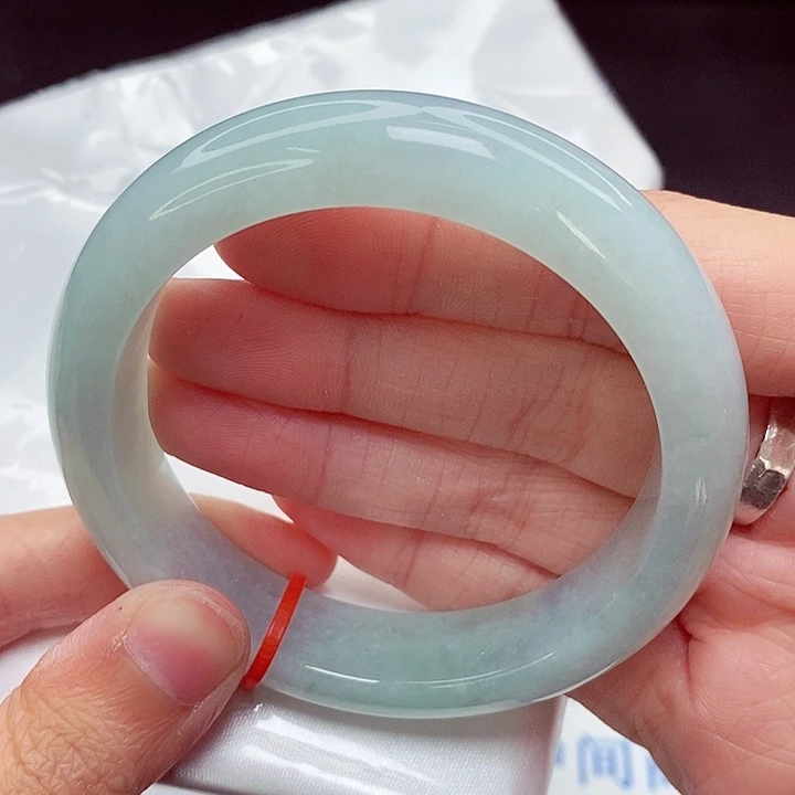 翡翠手镯未镶嵌55圈