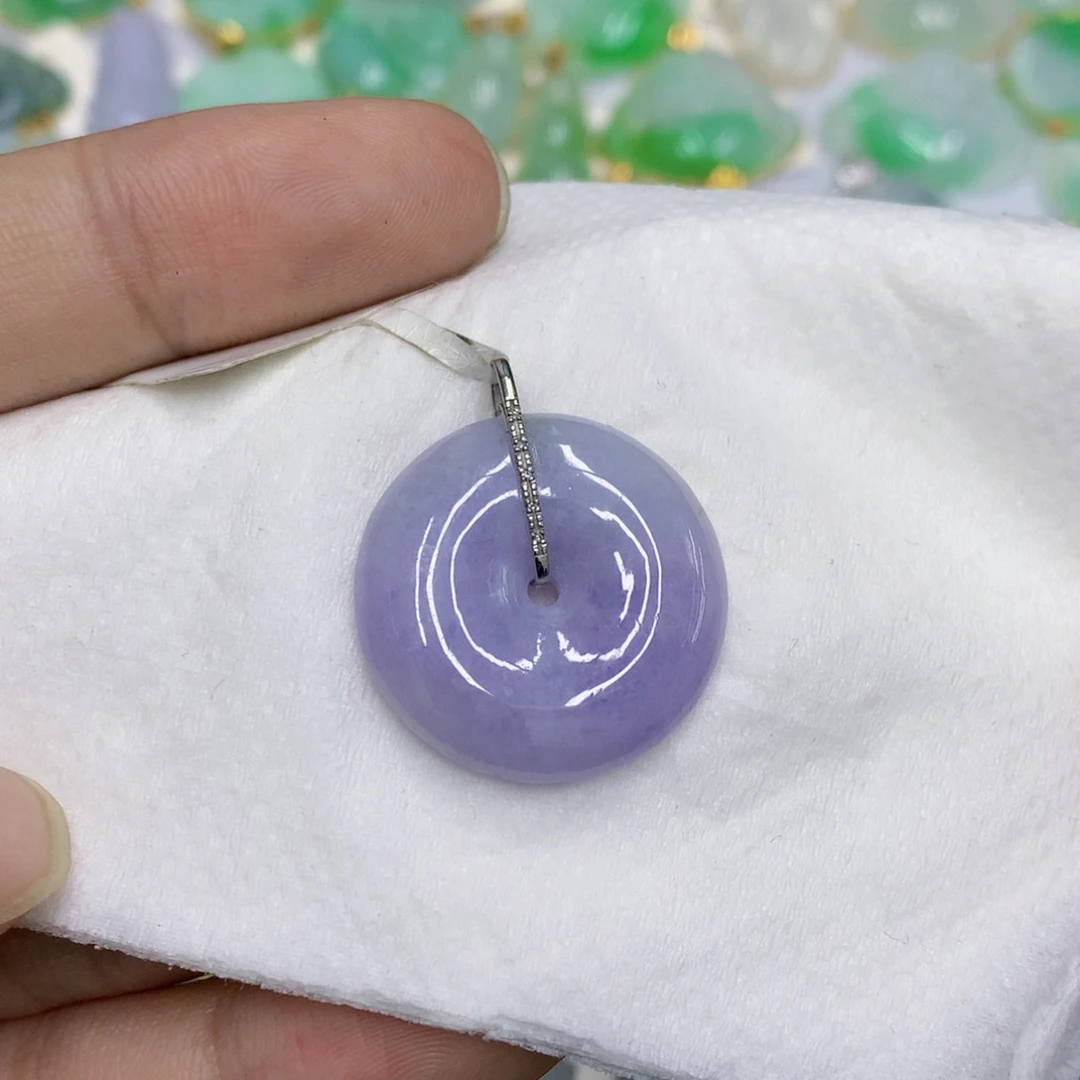 翡翠18K金镶嵌颈饰翡翠