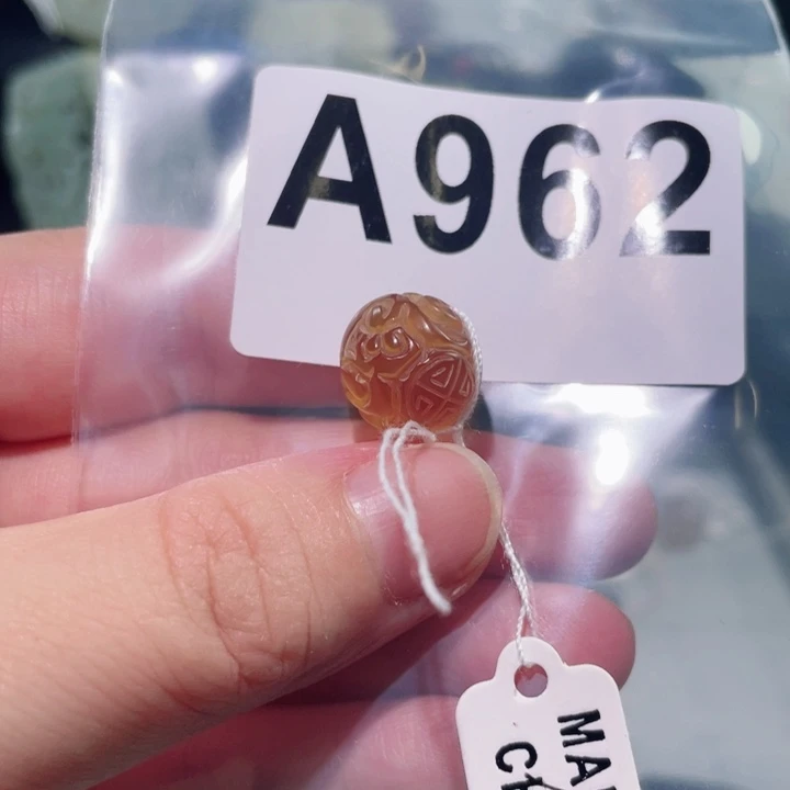 未镶嵌颈饰琥珀琥珀