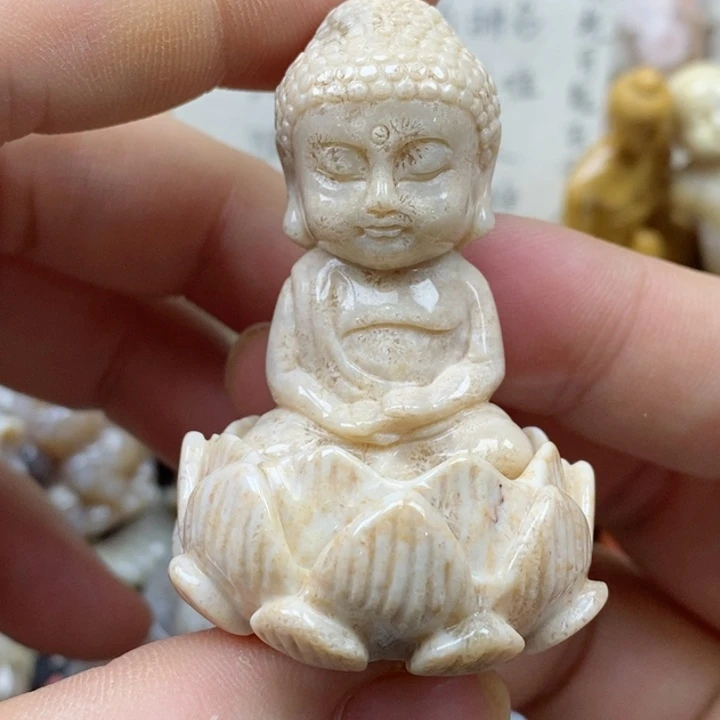 颈饰未镶嵌石英质玉