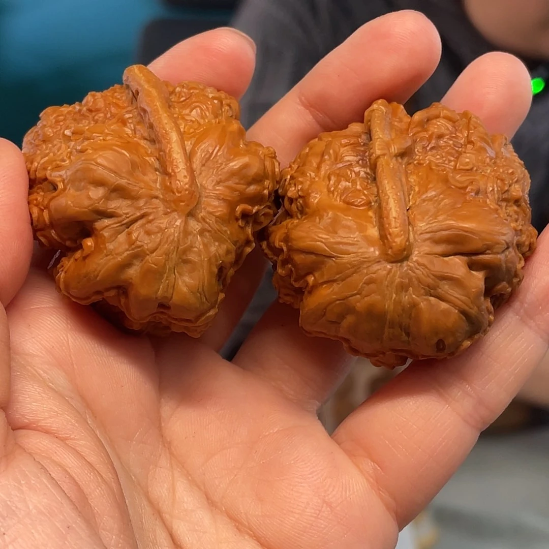 核桃雕刻五鬼钟馗核雕作品