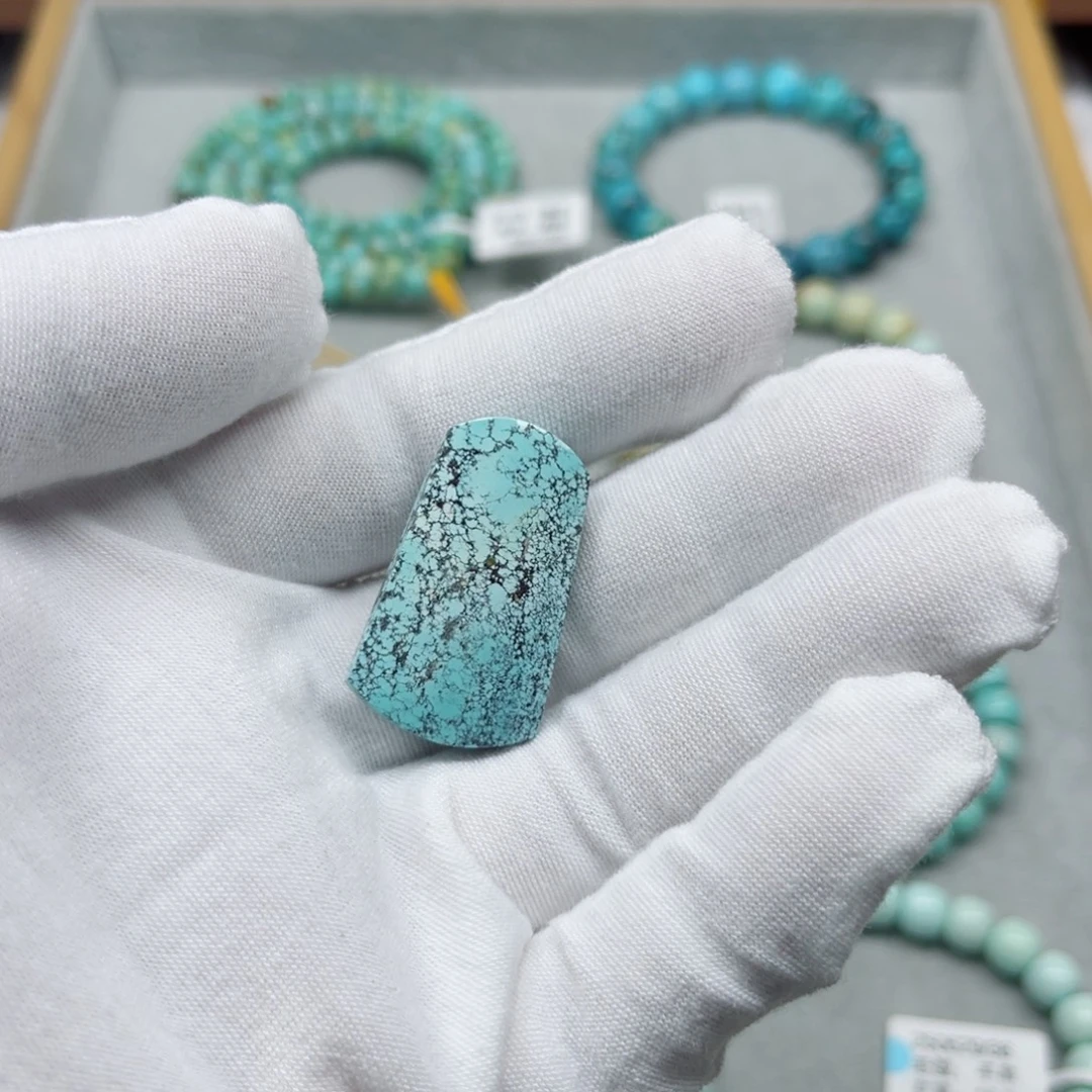 绿松石未镶嵌挂件