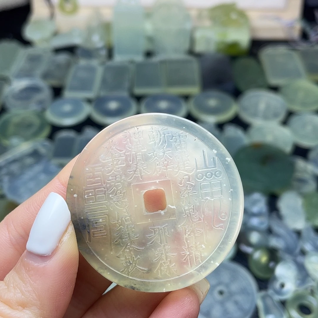 岫玉未镶嵌项圈山鬼