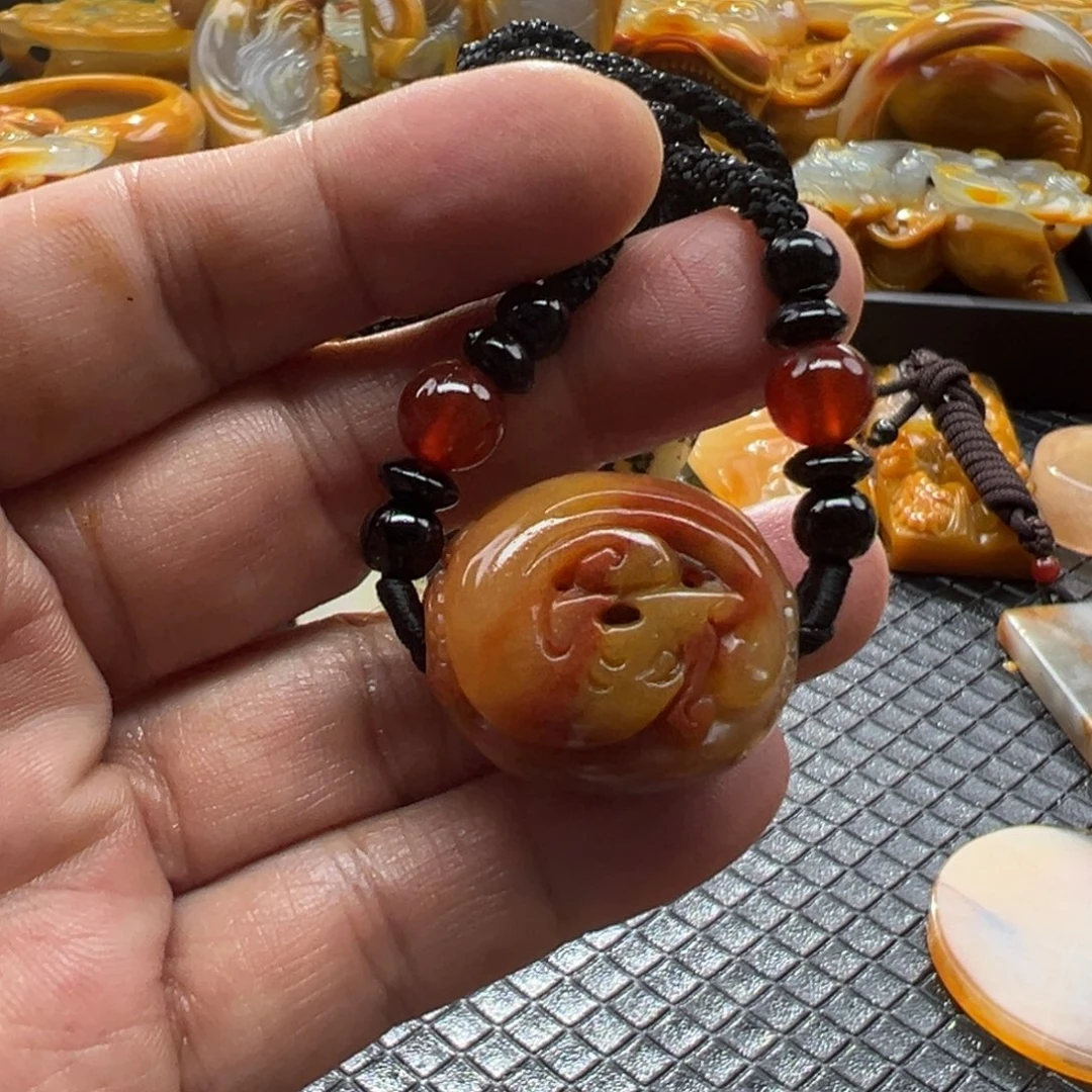 石英质玉未镶嵌颈饰