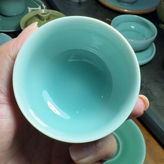 龙泉青瓷手工主人杯微瑕