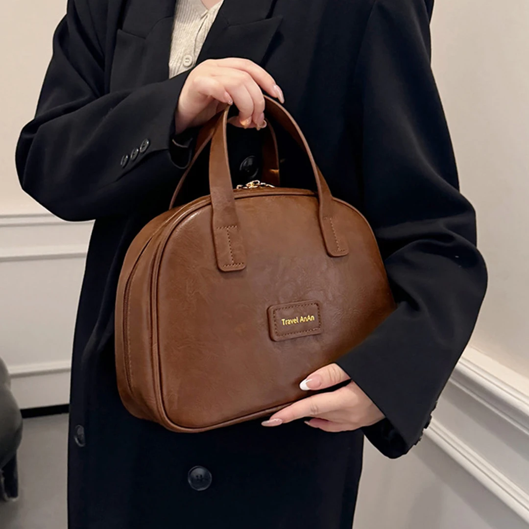 2025新款油蜡皮复古化妆包女大容量时尚美拉德便携旅行护肤收纳包