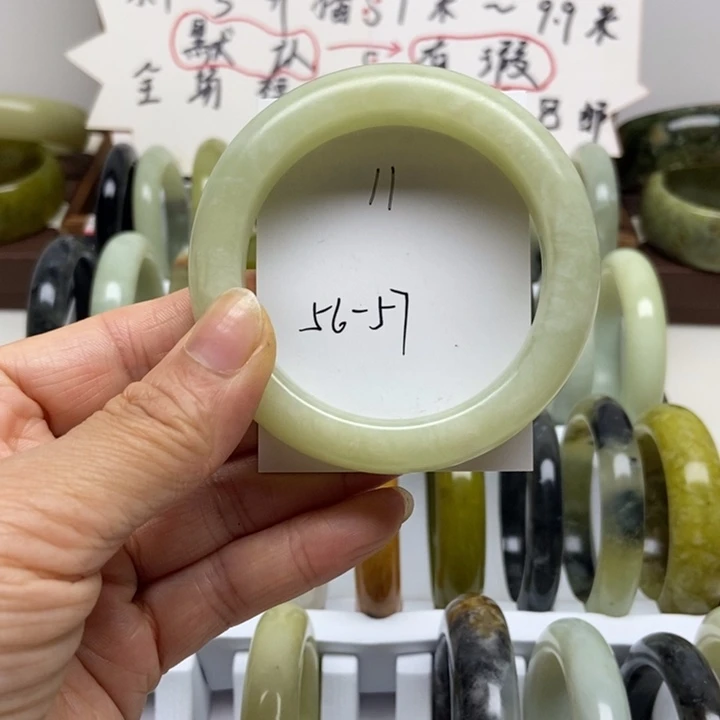 未镶嵌蛇纹石玉手镯