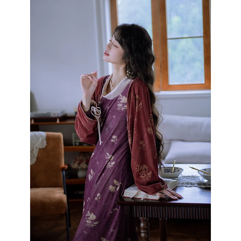 南风谷【山黛】复古文艺丝绒连衣裙女2025年秋季新款蝙蝠袖宽松外套