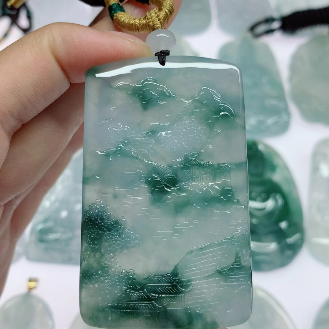 颈饰未镶嵌翡翠山水牌