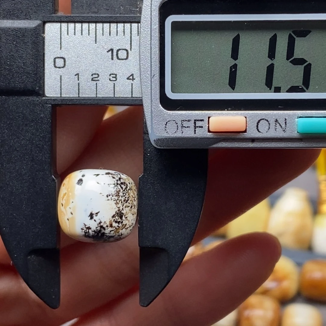 琥珀未镶嵌耳饰老型