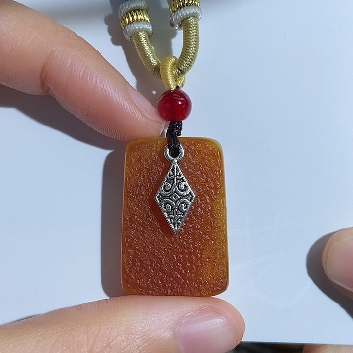 未镶嵌琥珀珠宝奇石