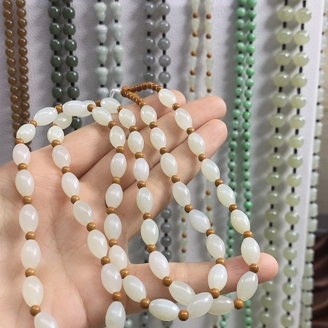 硕***@和田玉未镶嵌颈饰