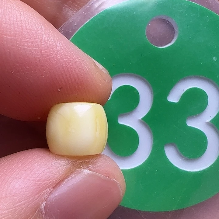 未镶嵌蜜蜡裸石大****﷽8m m