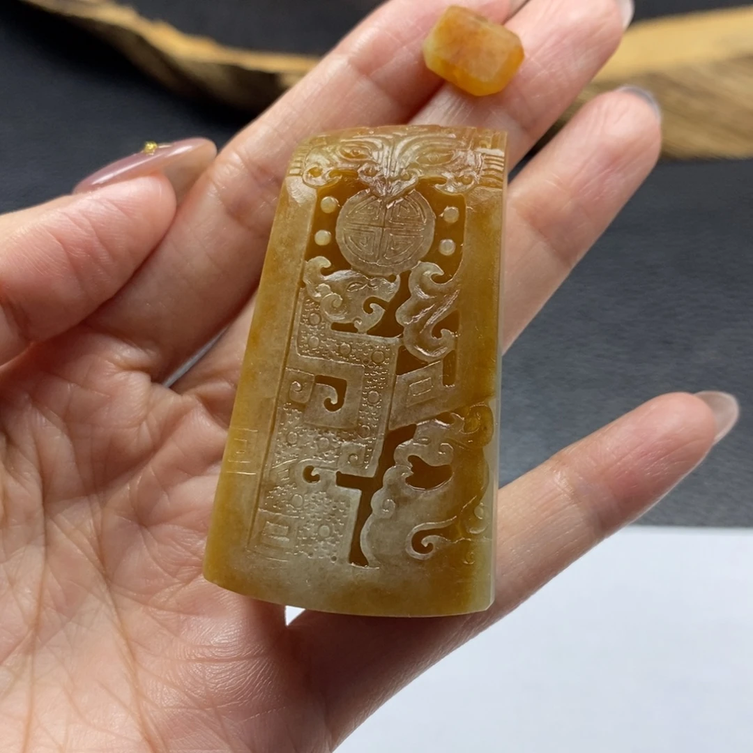 禾****未镶嵌定制翡翠仿古牌