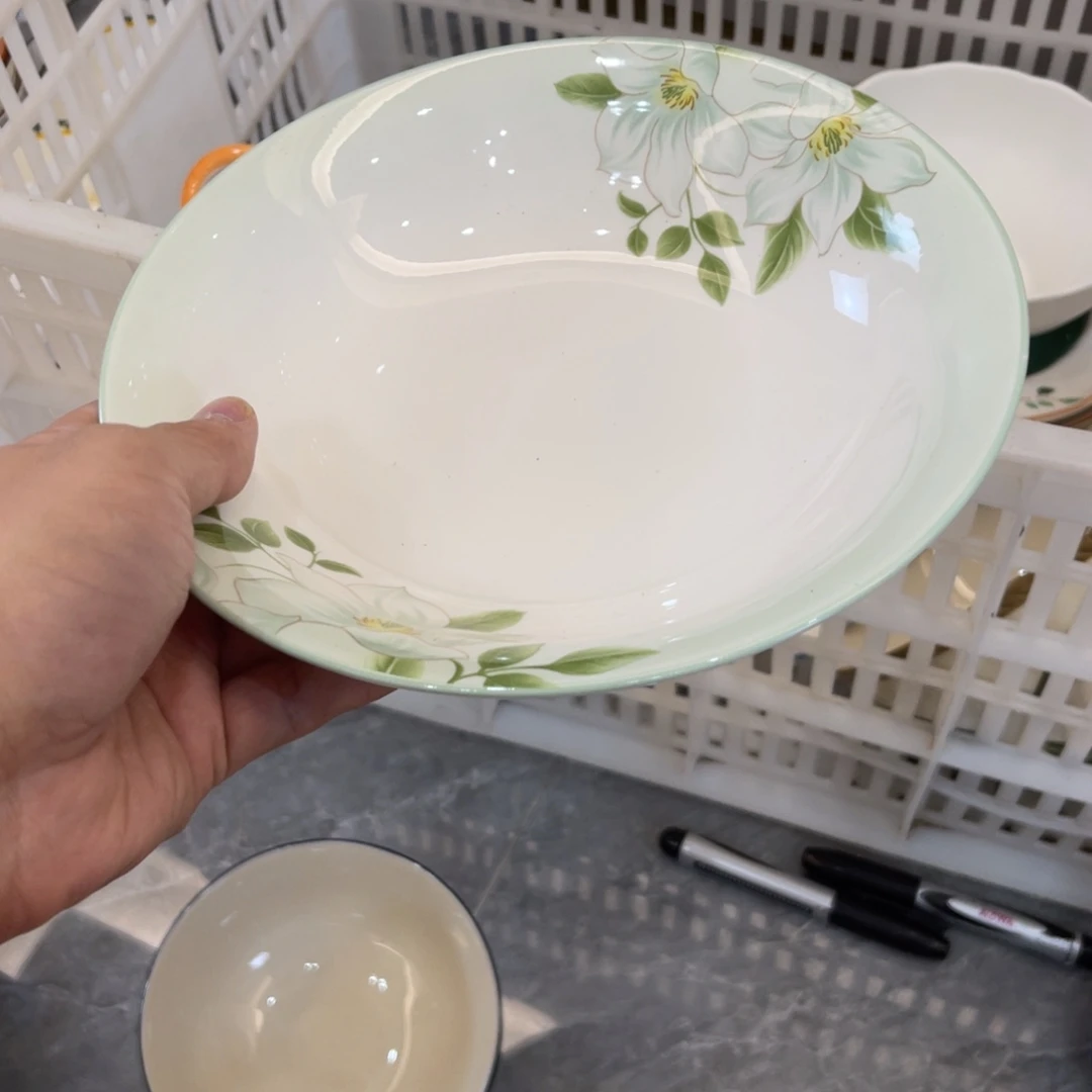 陶瓷微瑕餐具介意勿拍，满18飞！