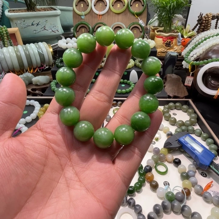 和田玉未镶嵌手串