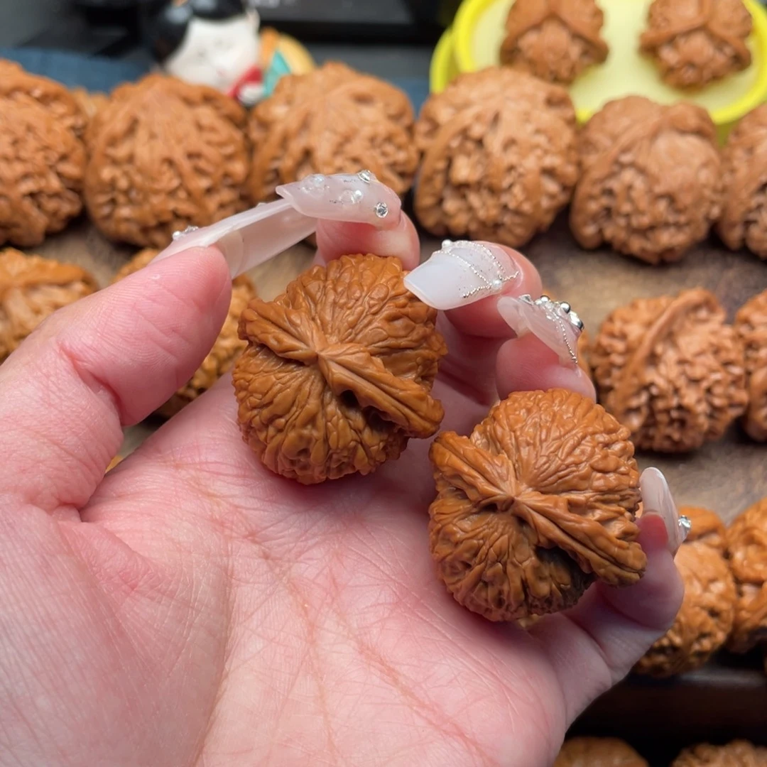 文玩核桃把件全品粗棱小球白34